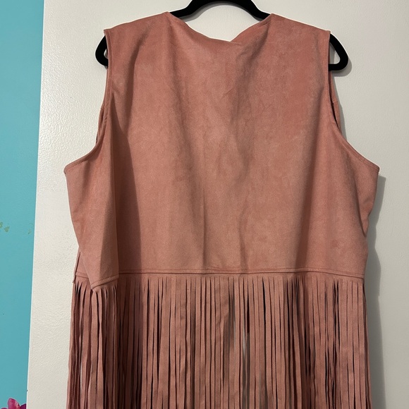 ✂️Women's Fringe Vest in Pink ✂️ - Picture 8 of 11
